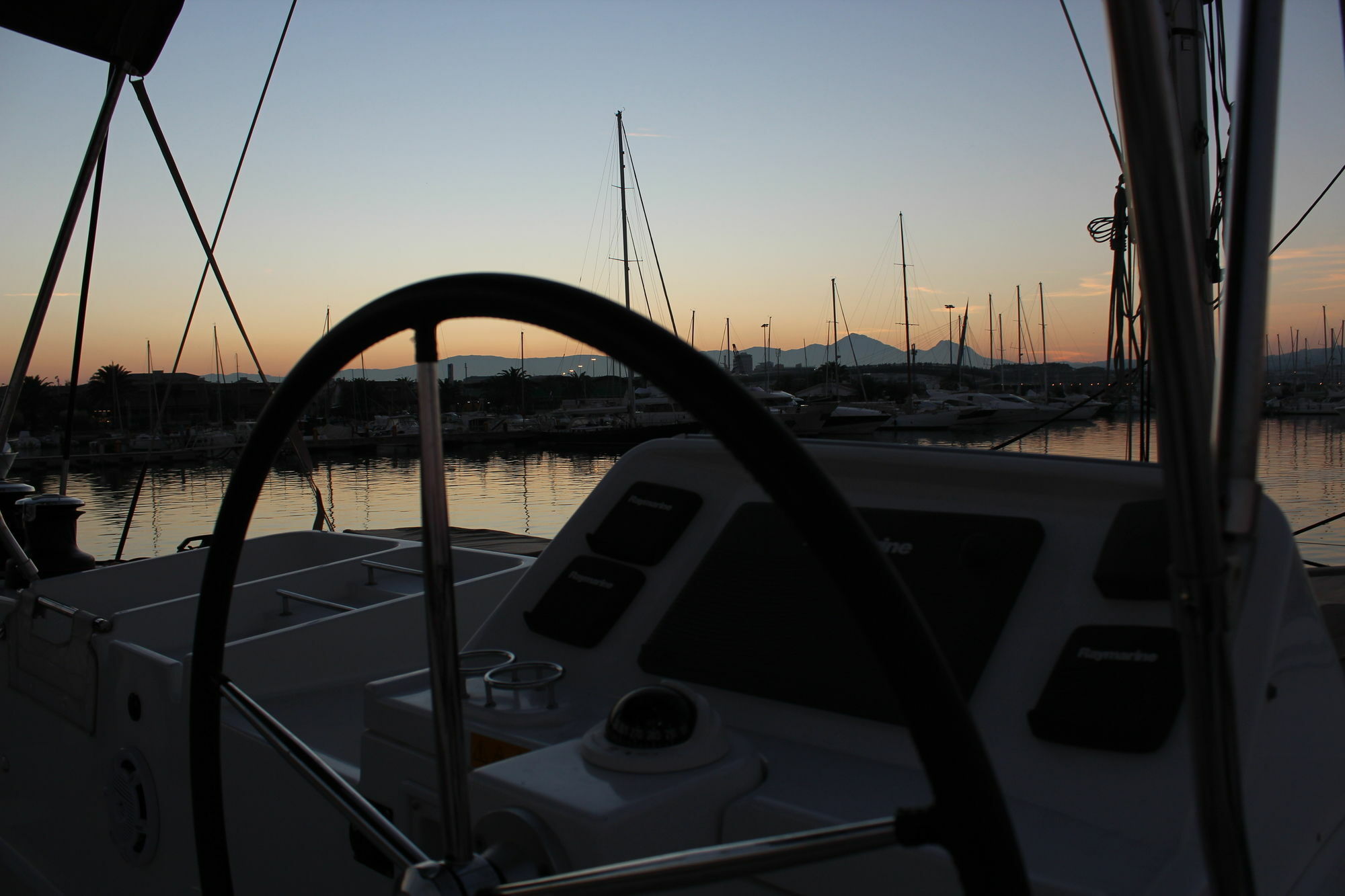 Catamarano Mauticat Hotel Пескара Екстериор снимка